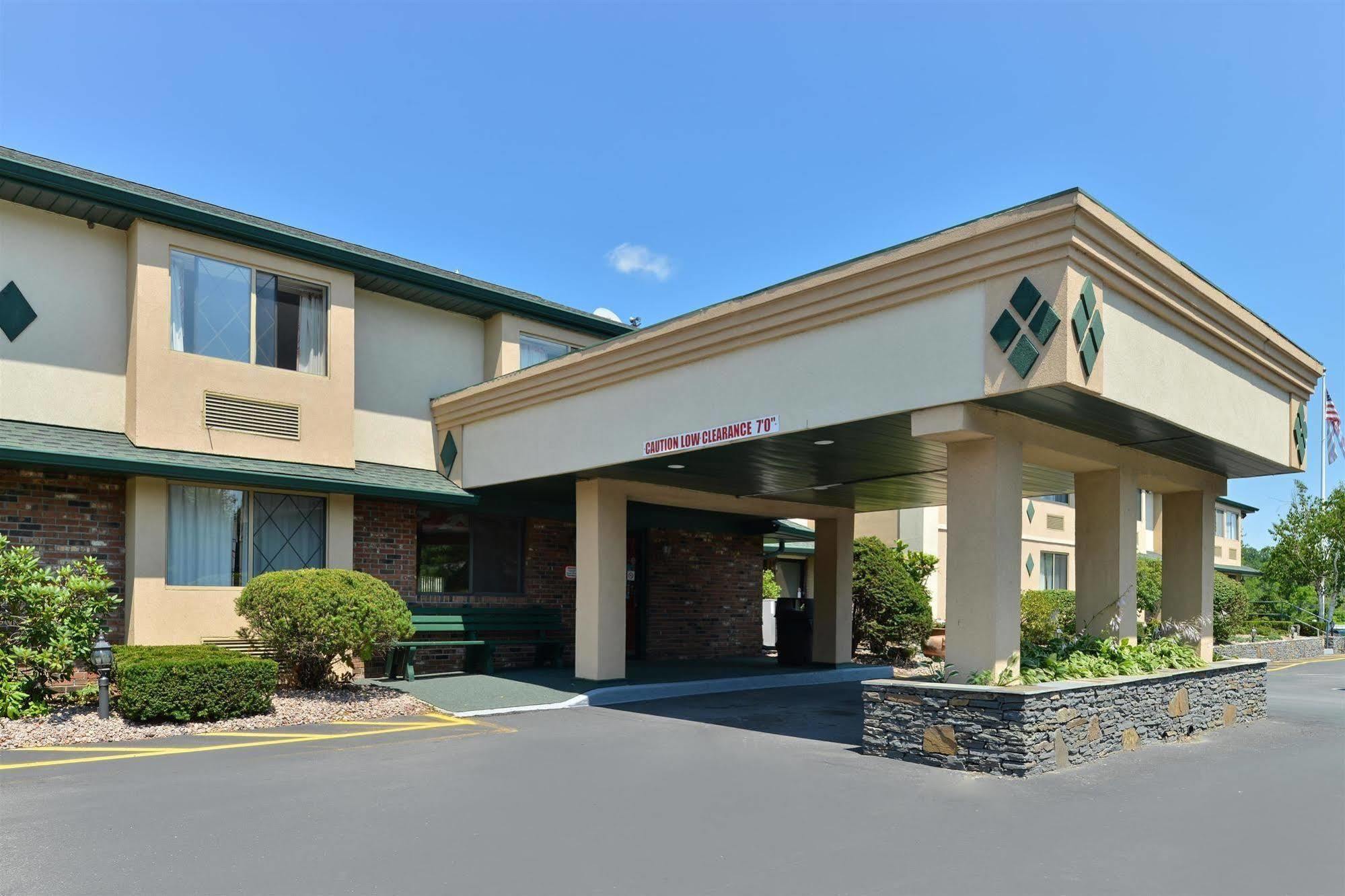 Americas Best Value Inn New Paltz Buitenkant foto